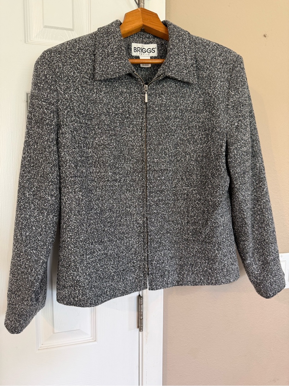 Briggs New York Black and Gray Textured Zip Jacket
